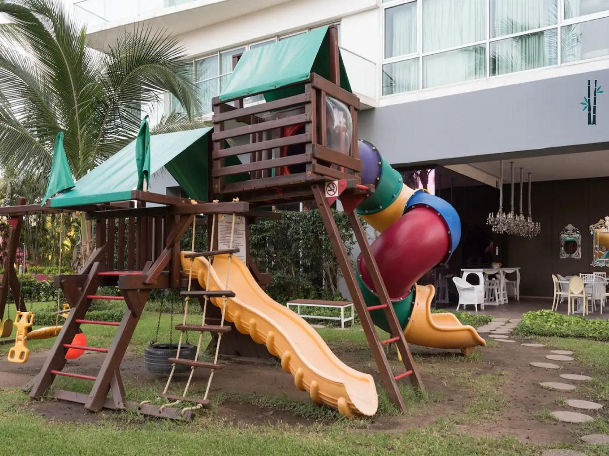 Icon Vallarta Beach Front By Bamboo Skylife Puerto Vallarta Buitenkant foto